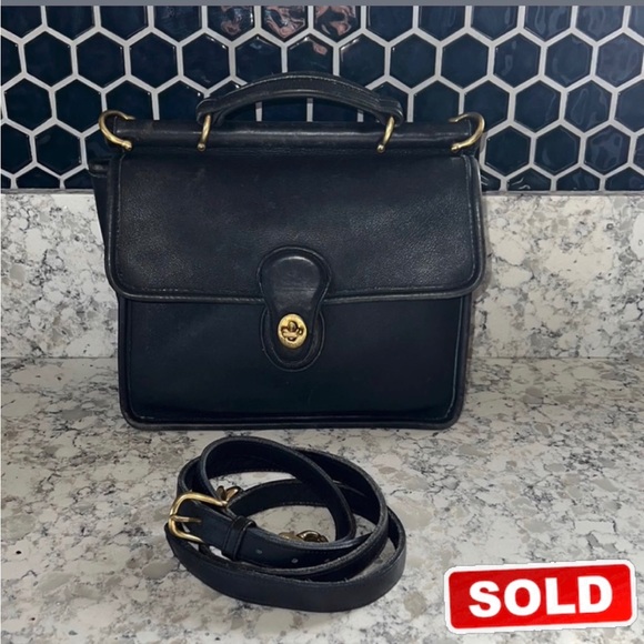 Coach Handbags - Coach Vintage Willis Crossbody Bag 9927 Navy Leather